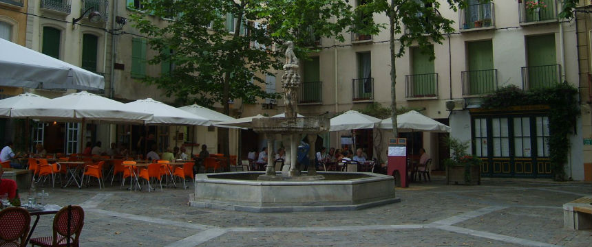 Place des 9 jets - Céret